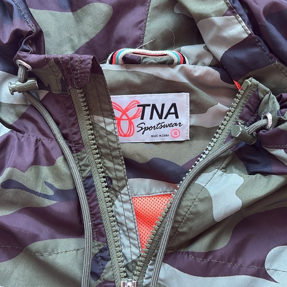 Aritzia tna camo rain jacket - Picture 2 of 2
